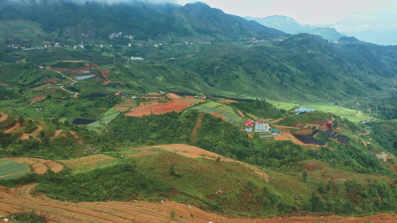 萨帕市肥沃的稻田视频素材