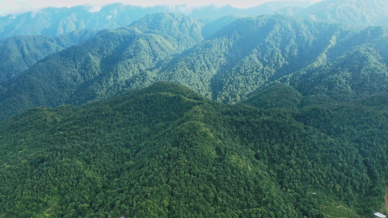 鸟瞰越南北部高山视频素材