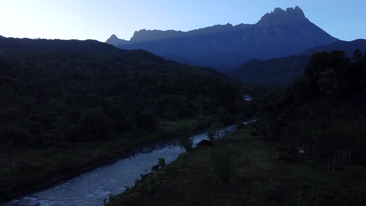 在基纳巴卢山的早晨视频素材