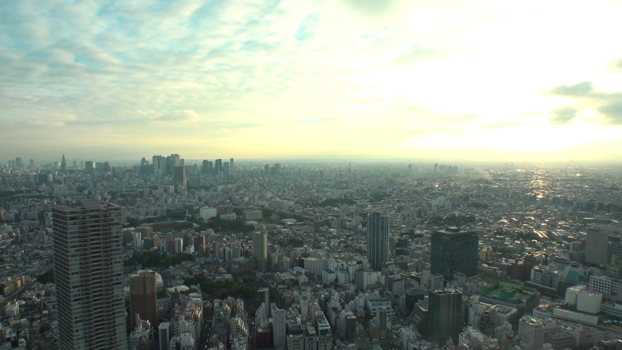 日本东京:东京都市景观的日出或日落。视频素材