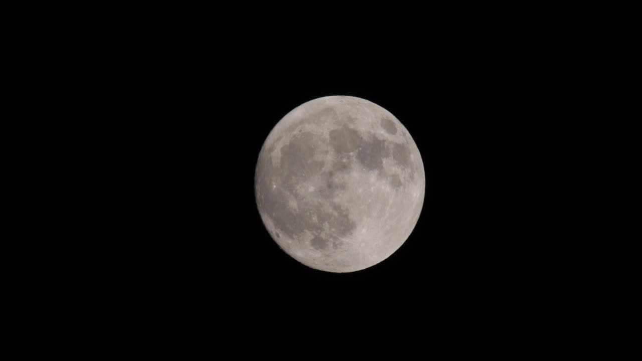 夜晚的满月视频素材