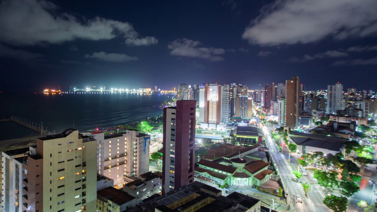 巴西的福塔莱萨，从夜晚到白天的时间流逝视频素材