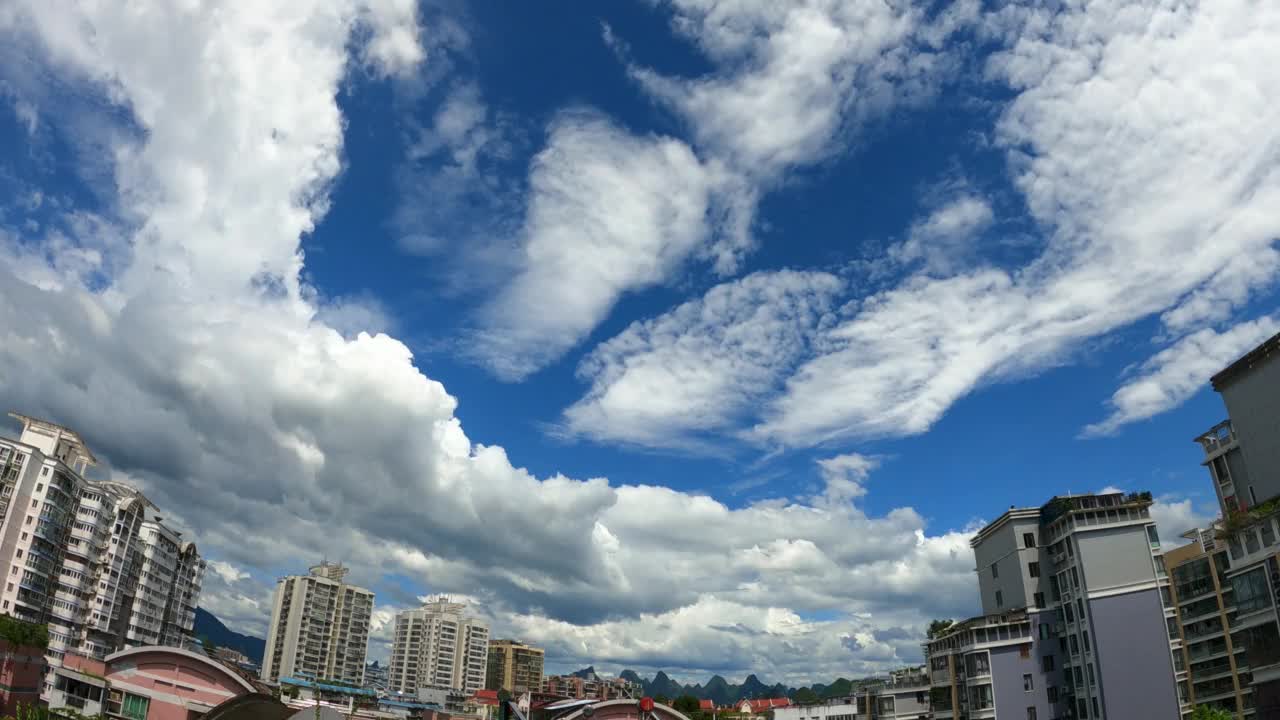 积雨云的形成和移动视频素材