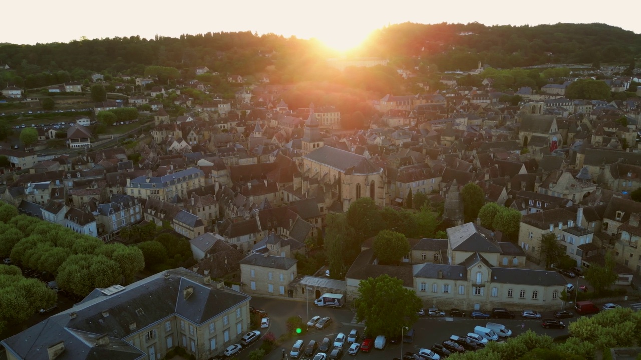 Sarlat la caneda镇的鸟瞰图，在佩里戈尔，多尔多涅，法国视频素材