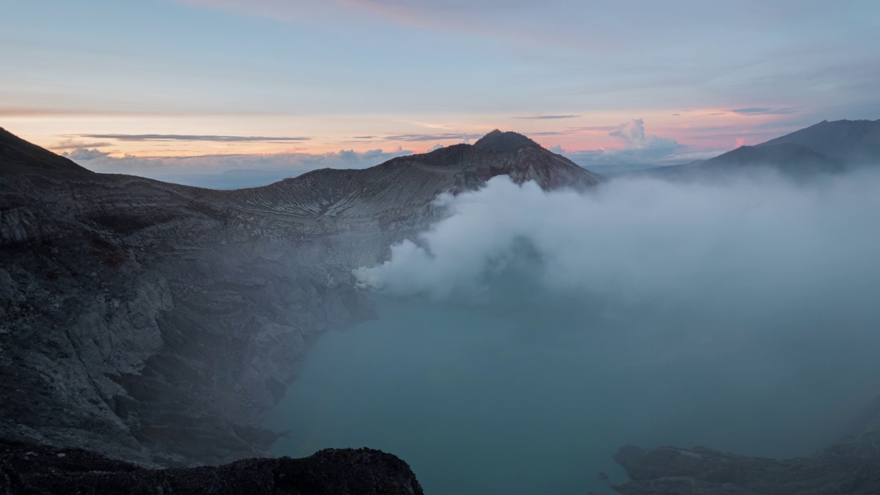 印度尼西亚伊真火山的时间流逝视频素材