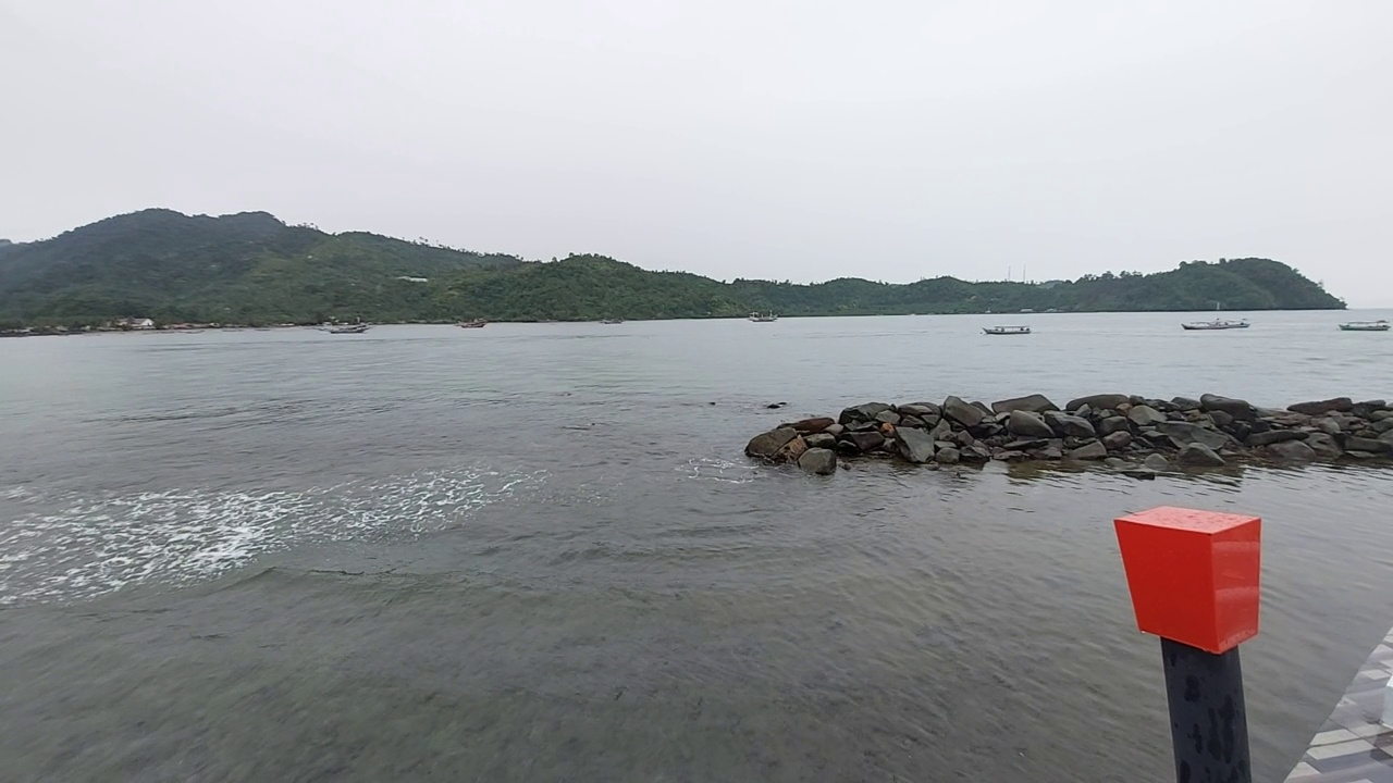 美丽的海景和平静的海浪视频素材