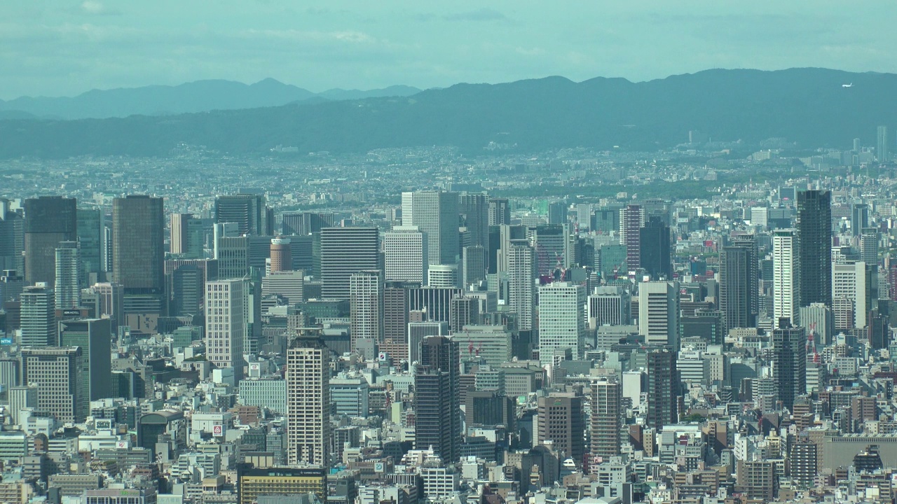 日本大阪:大阪白天的城市景观。视频素材