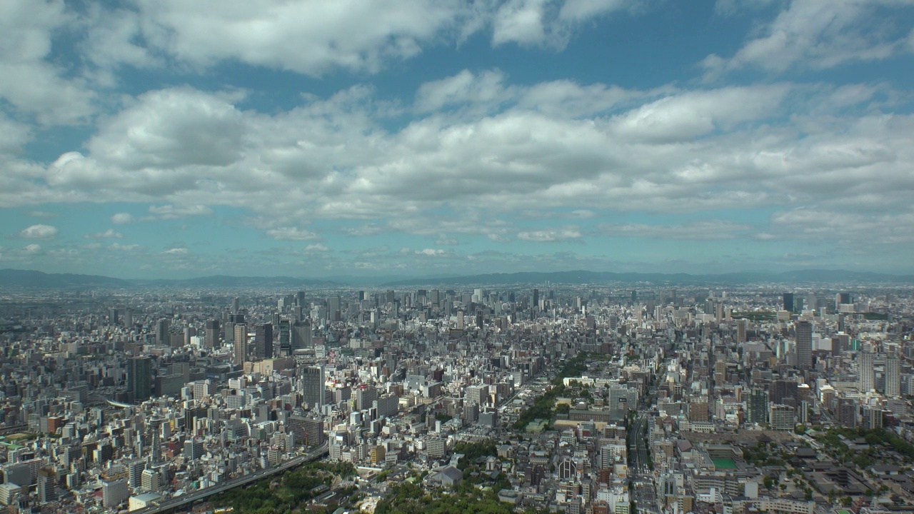 日本大阪:大阪白天的城市景观。视频素材