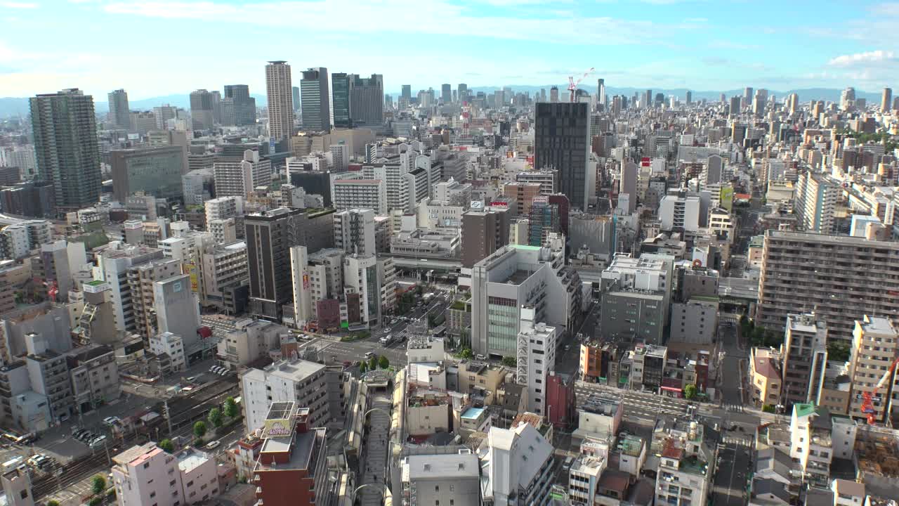 日本大阪:大阪白天的城市景观。视频素材