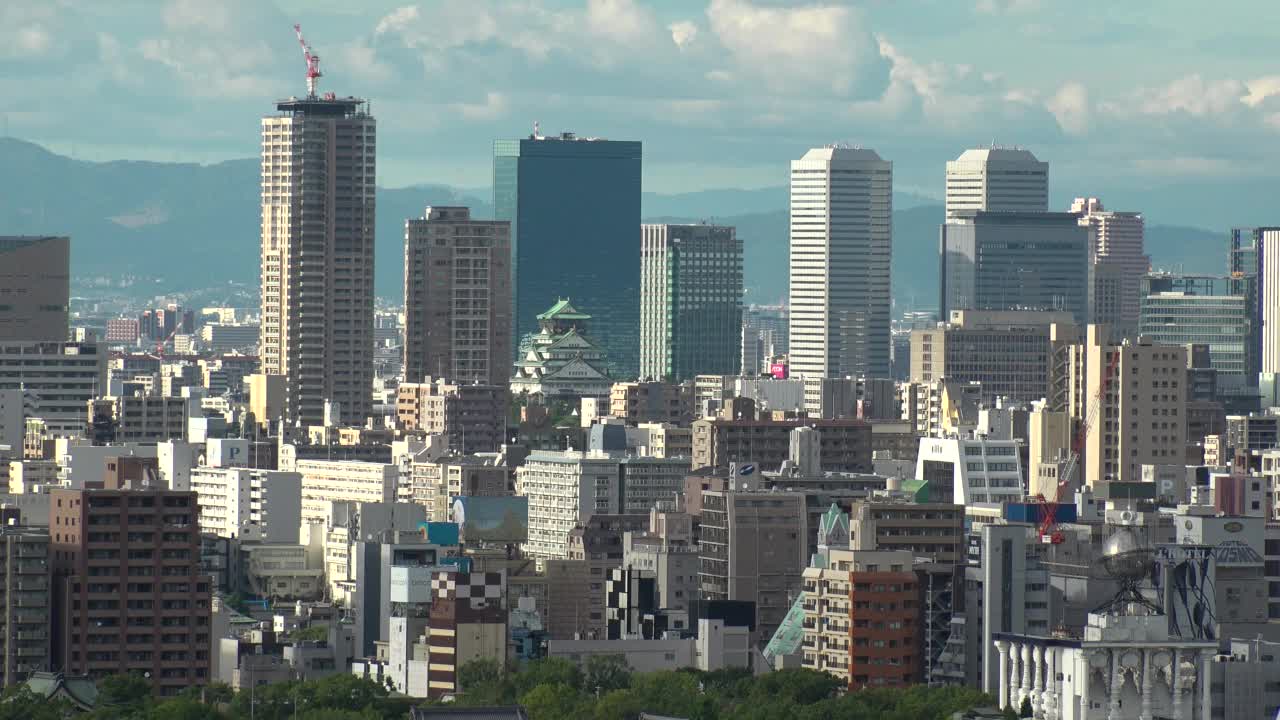 日本大阪:大阪白天的城市景观。视频素材