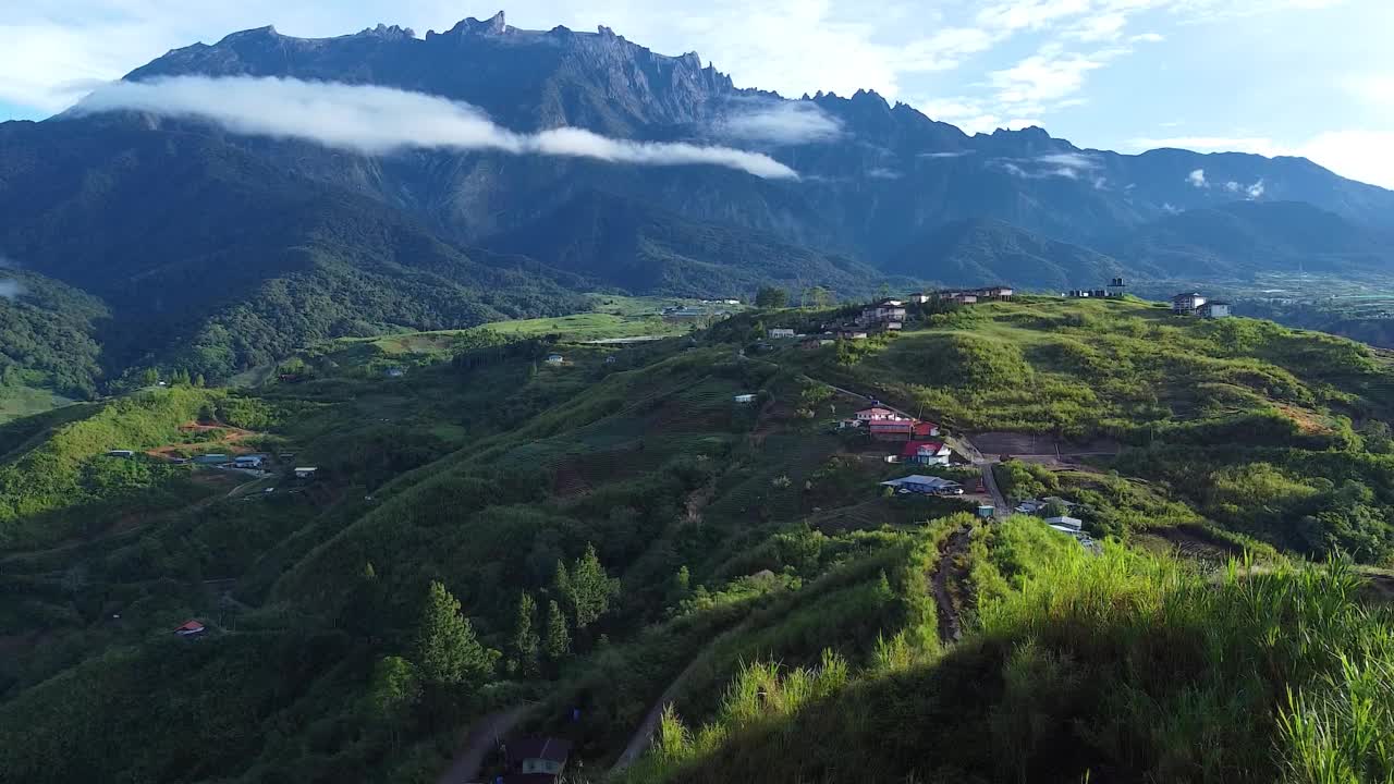 基纳巴卢山的晨景视频素材