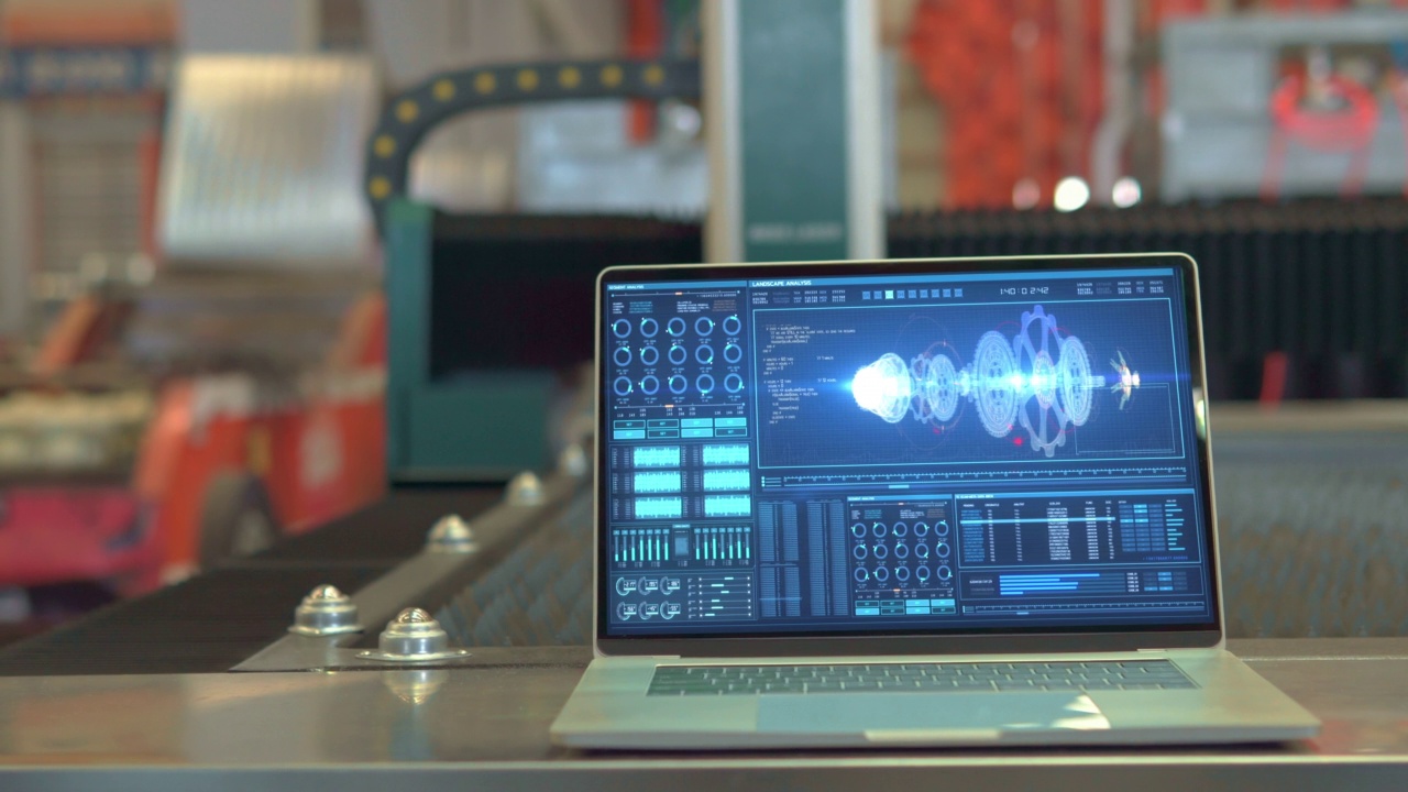 笔记本电脑用未来数字人工智能创新智能技术应用全息图系统控制现代化工厂的自动化生产线视频素材