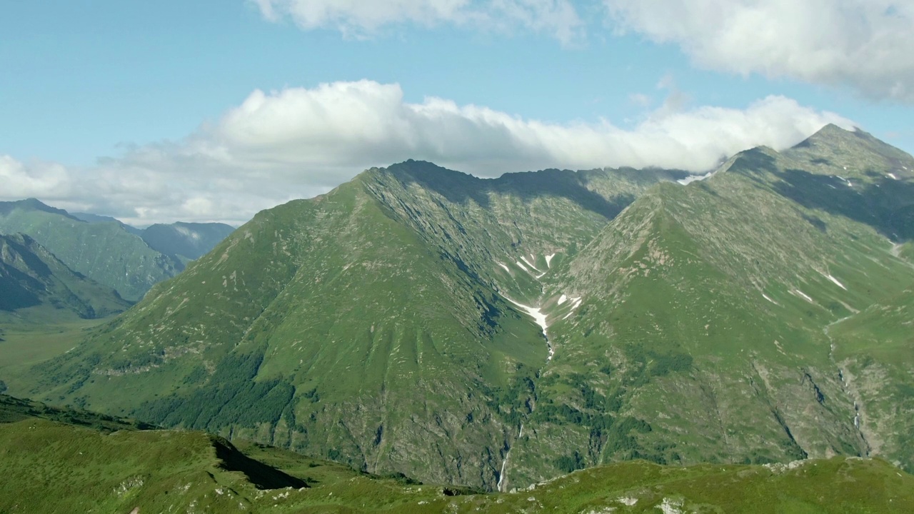 高加索山脉日落，鸟瞰图视频素材