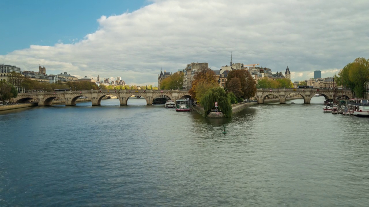 巴黎塞纳河上的cite岛和Pont Neuf桥- 4k延时视频素材