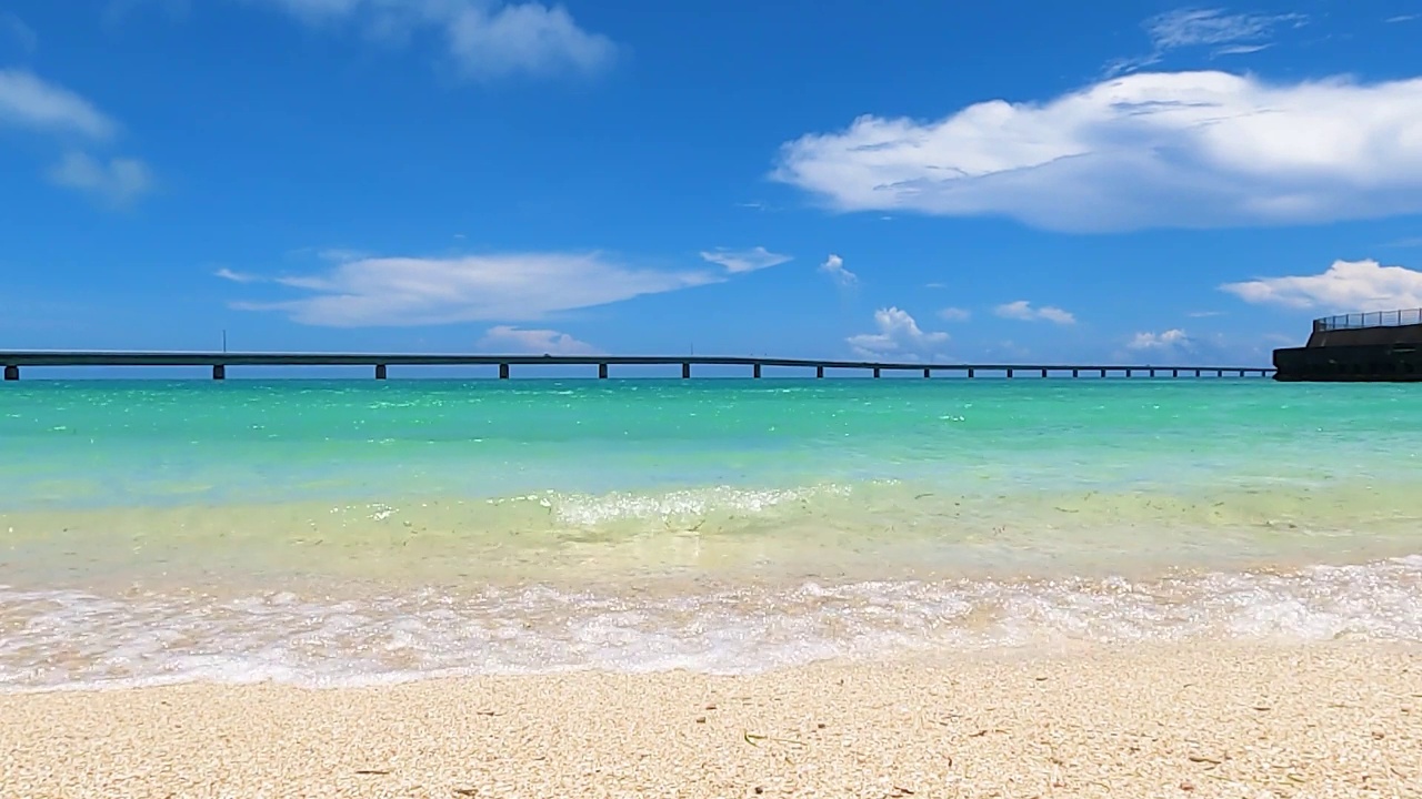 美丽的宫古岛海，海浪视频视频素材