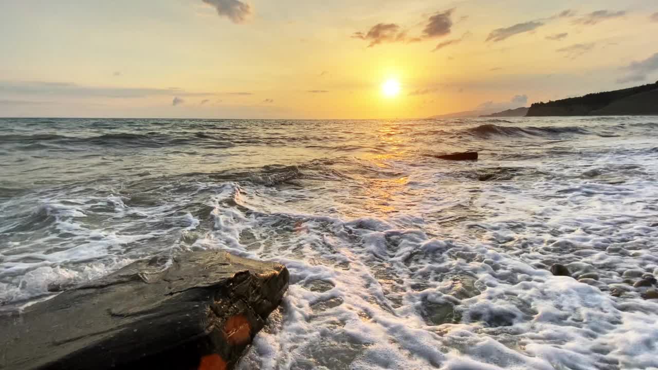 壮丽的海上日落视频素材