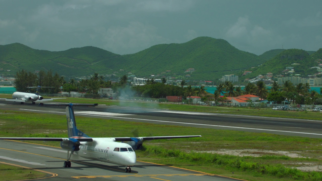 WS PAN TS Insel Air McDonnell Douglas MD-80在SXM /圣马丁降落视频素材