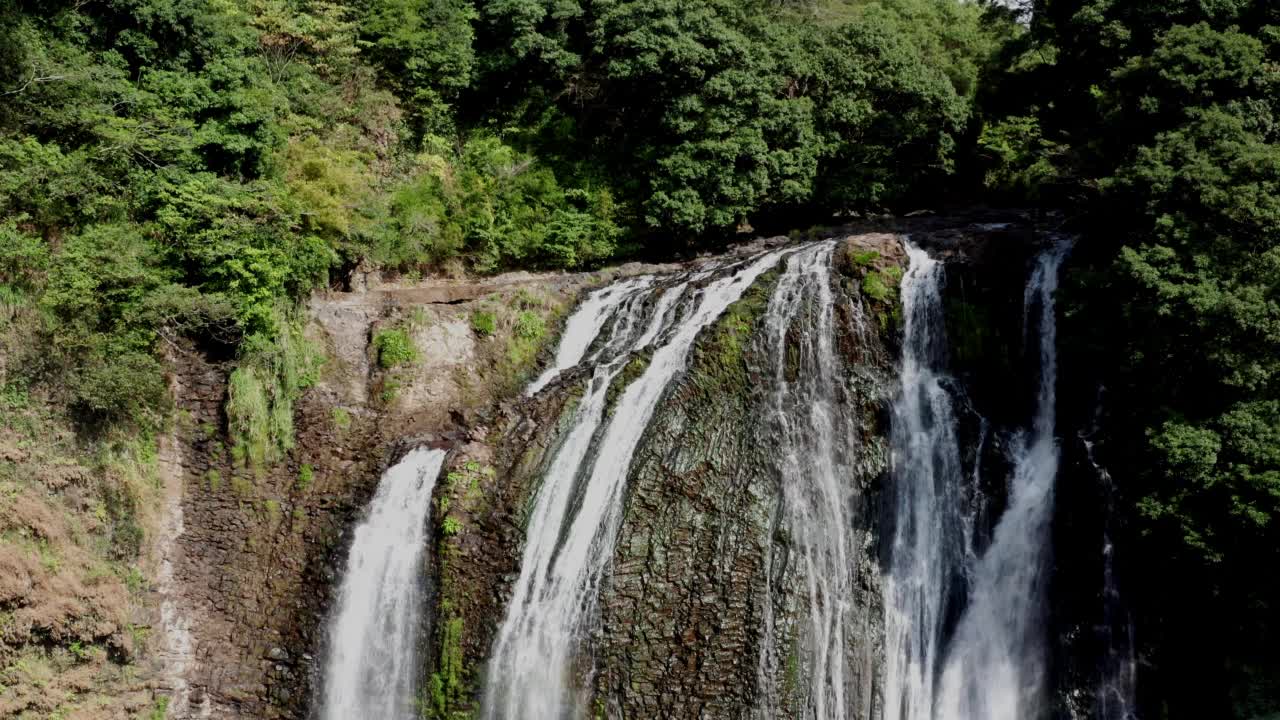 日本鹿儿岛大瀑布的4K无人机视频素材