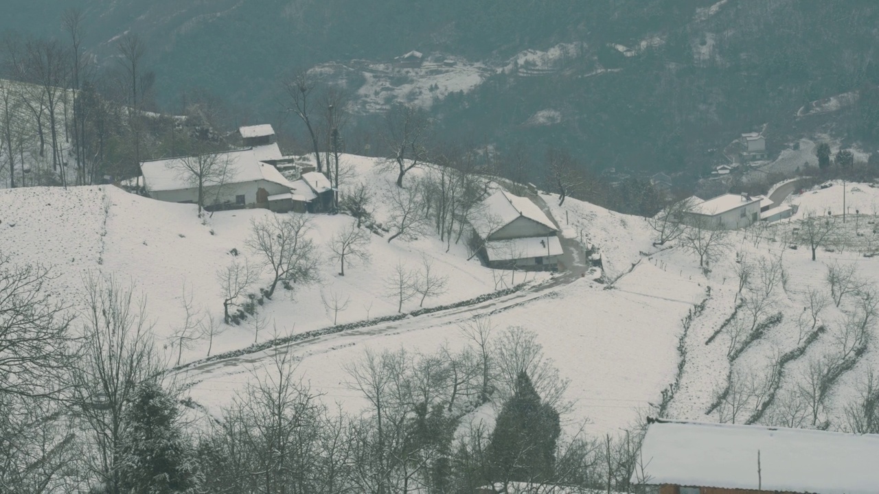 中国农村雪之后,陕西。视频素材