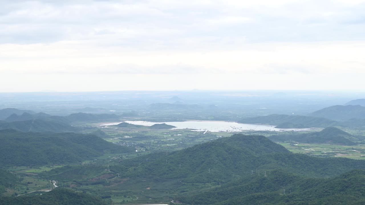 从山顶往下看视频素材