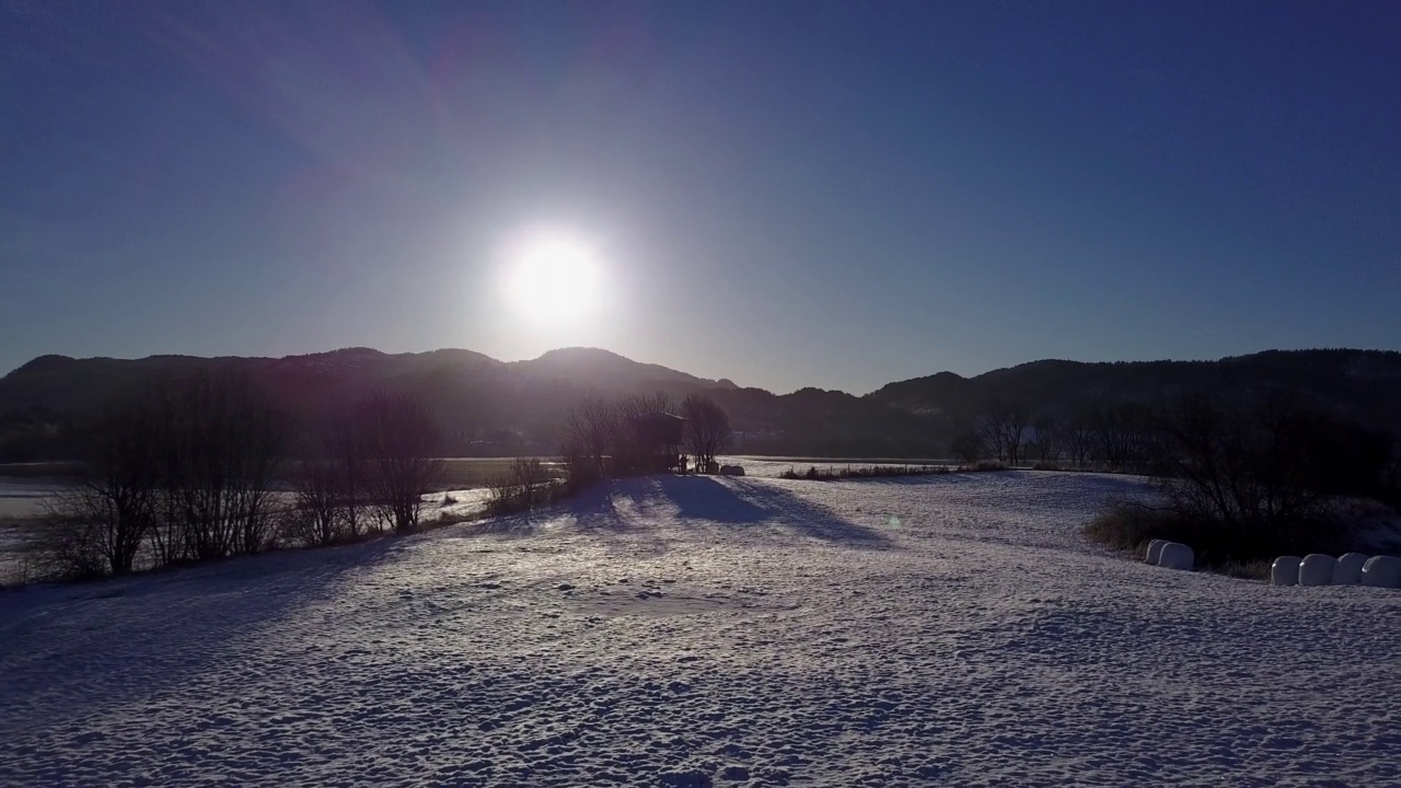 挪威卑尔根Kalandsvann地区的冬季景观视频素材