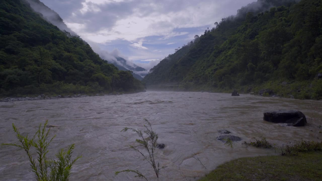 河在山视频素材