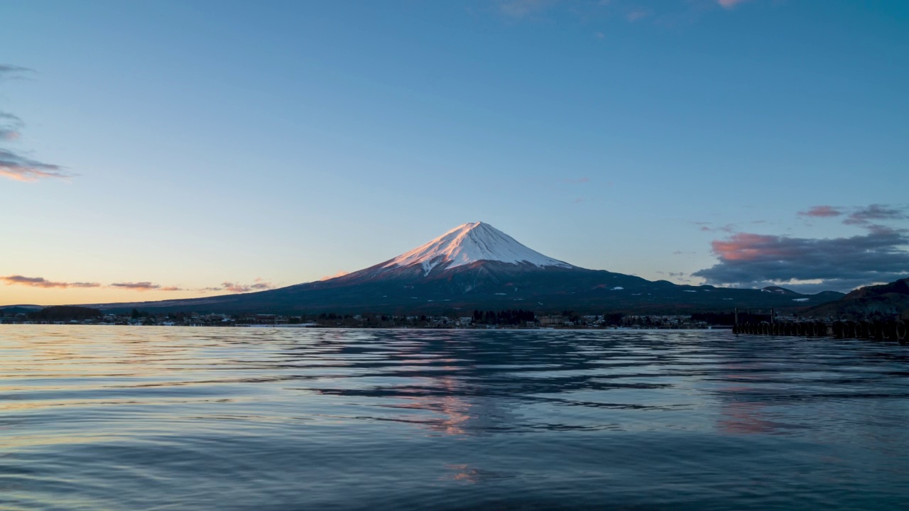 时间流逝，富士山上美丽的日出视频下载