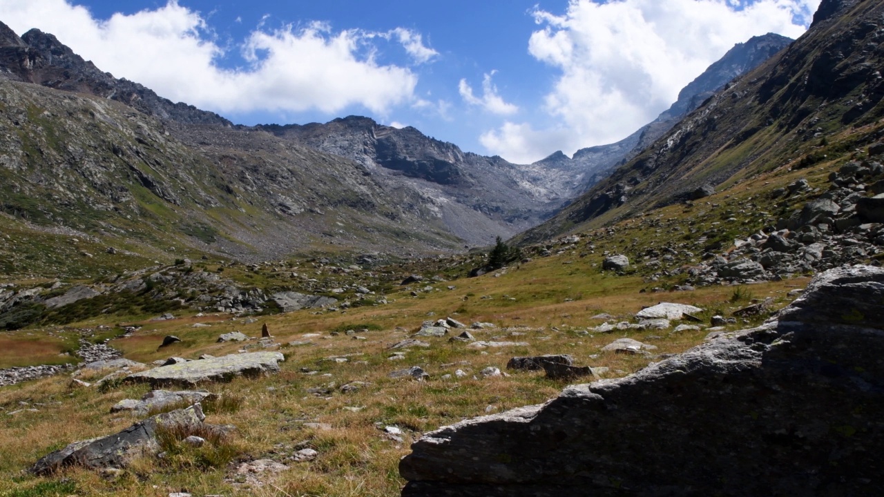 高山草原和云雾，时光流逝，视频素材