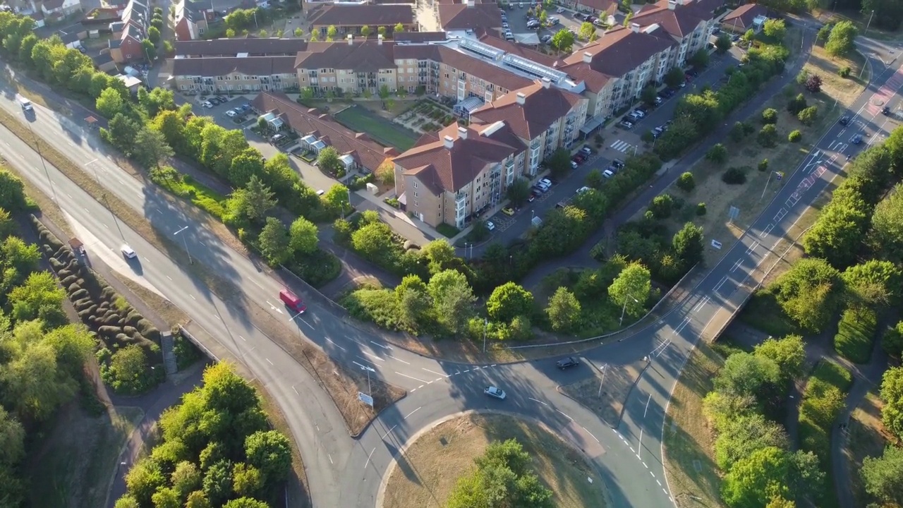 英国道路和交通的高角度视图视频素材