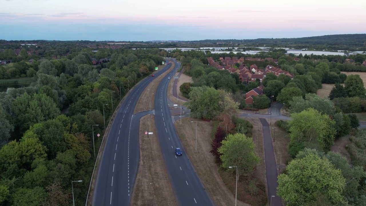 英国道路和交通的高角度视图视频素材