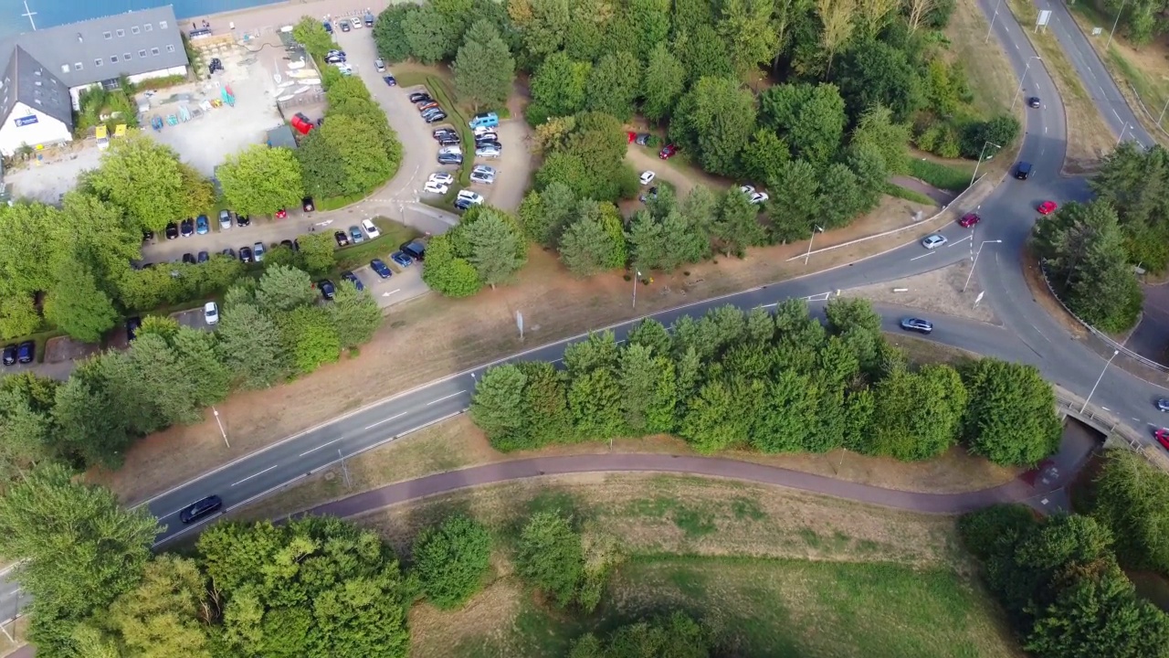 英国道路和交通的高角度视图视频素材