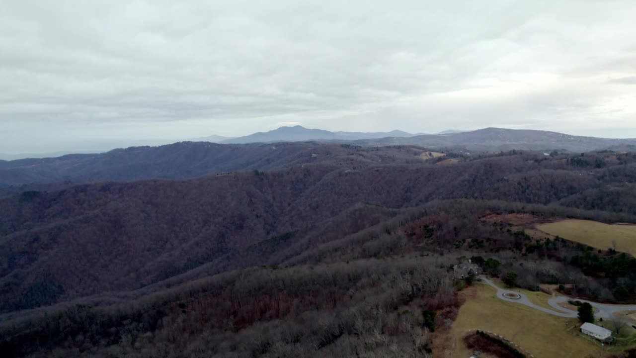 蓝岭山脉空中视频素材