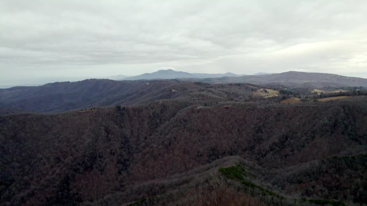 蓝岭山脉空中视频素材