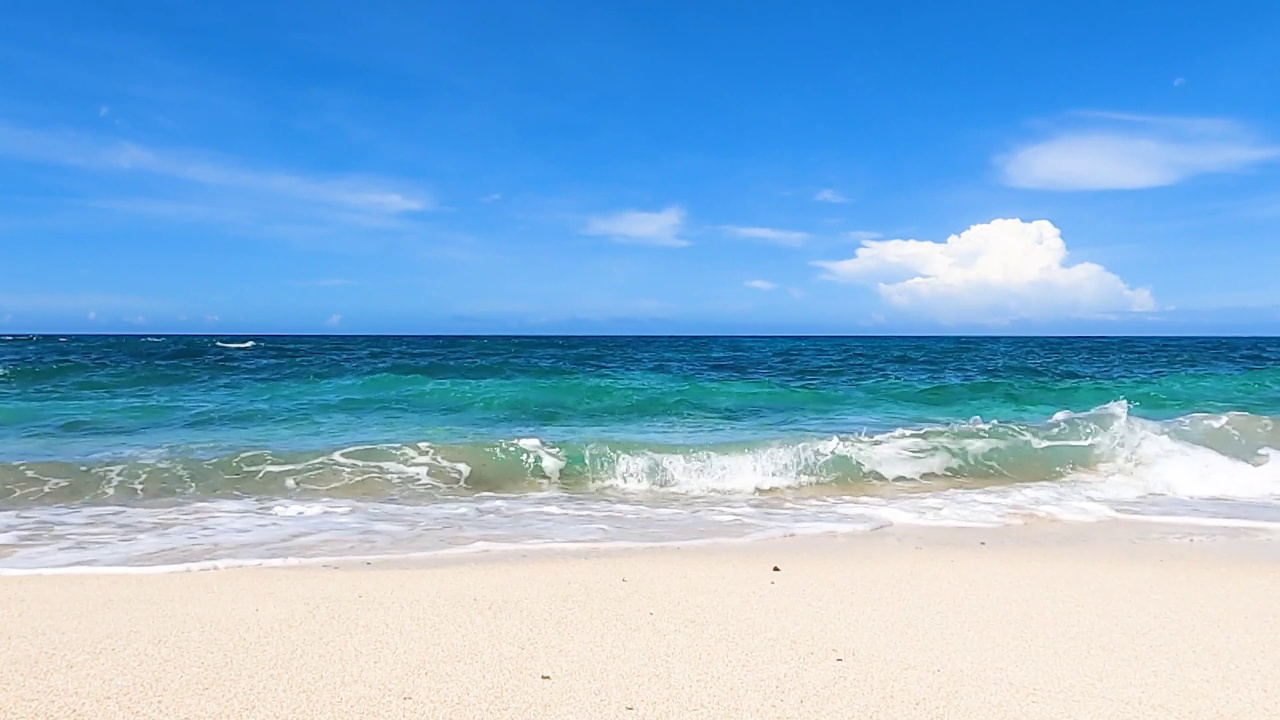 美丽的宫古岛海，海浪视频视频素材