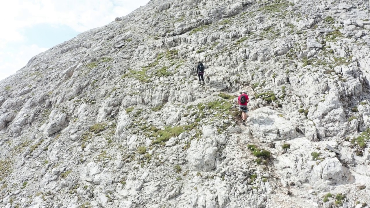 登山者在山上，Passo Giau, Dolomites，意大利视频素材