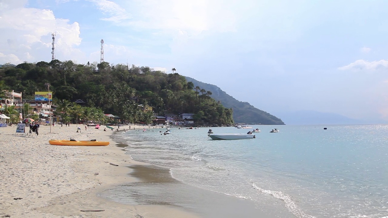 海滩风景/加莱拉港，菲律宾视频素材