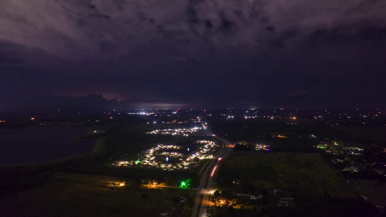 无人机延时雷雨高速公路夜视频素材