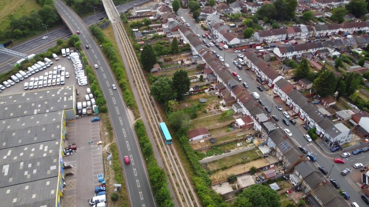 英国高速公路繁忙时的鸟瞰图视频素材