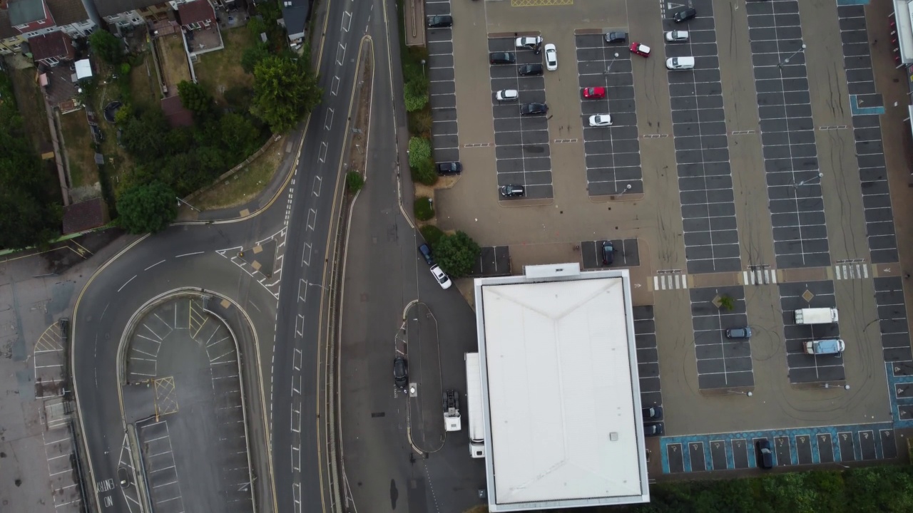 英国道路和高速公路在繁忙时间的鸟瞰图视频素材