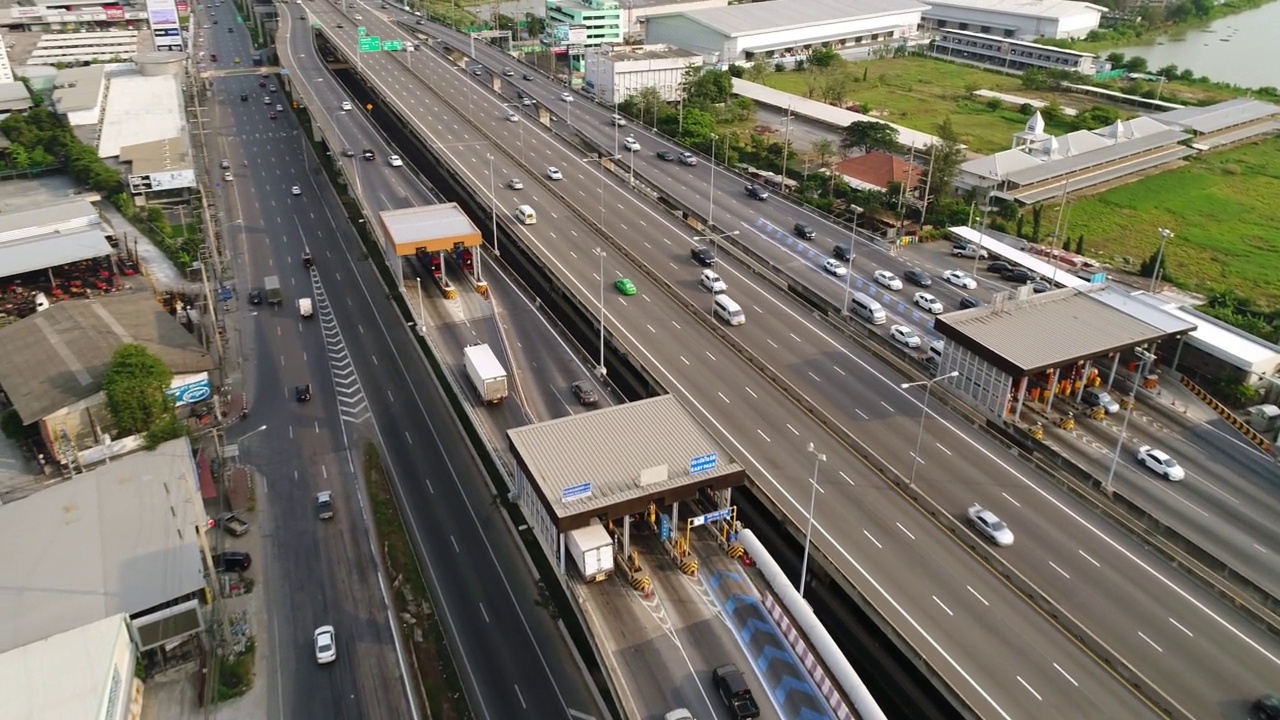 公路交通鸟瞰图。视频素材