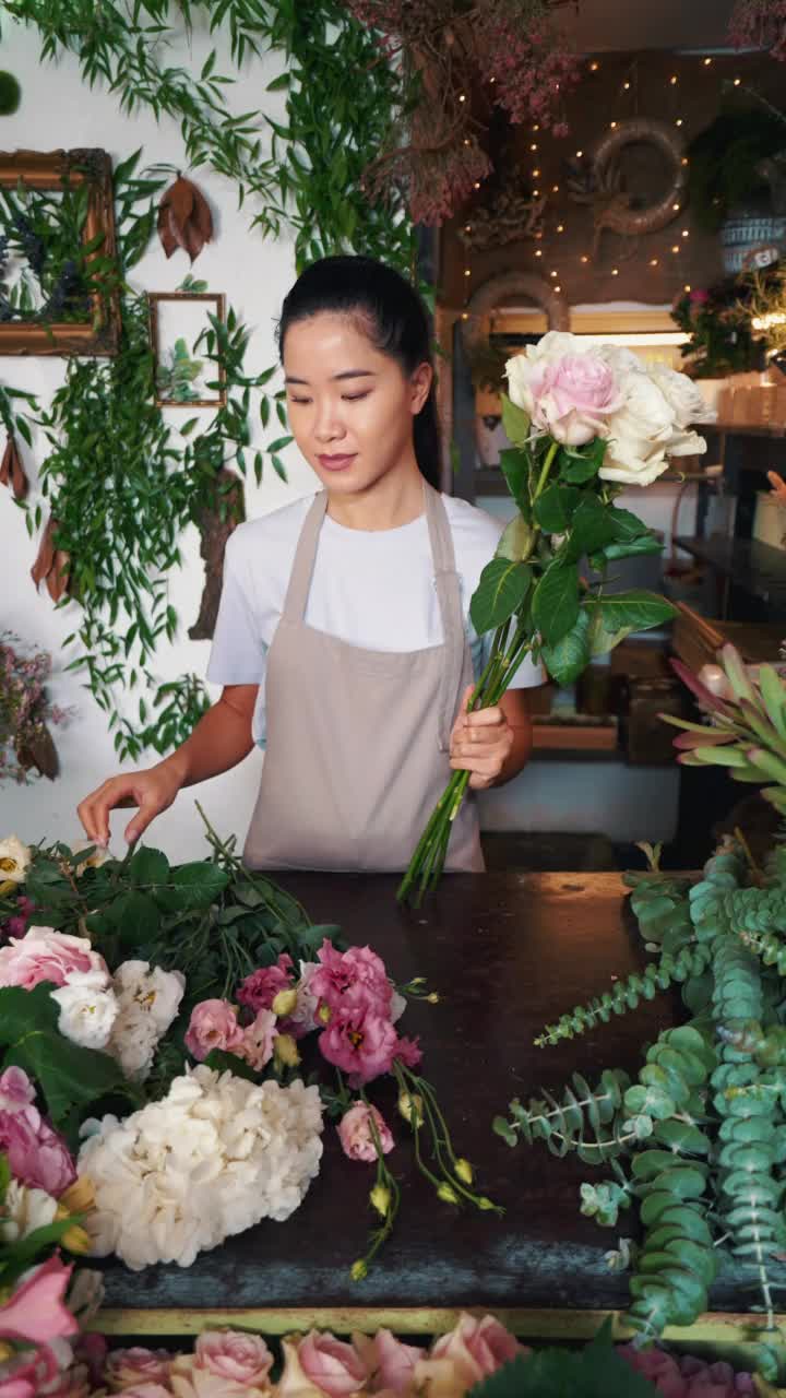 女性花店的肖像。视频素材