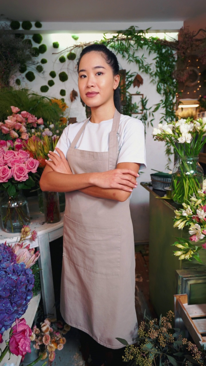 花店里自信的女企业家。视频素材