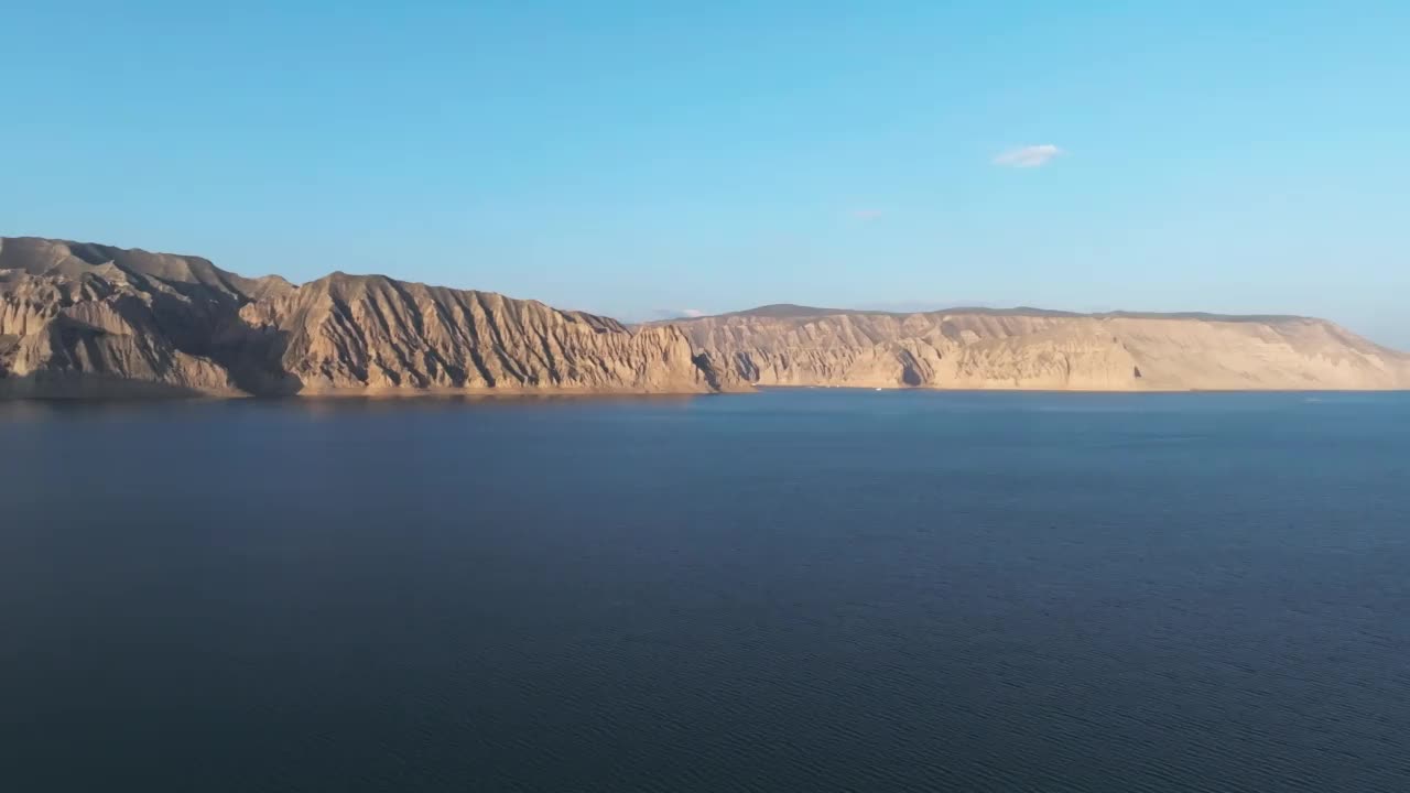 高地蓝水塘日出视频素材