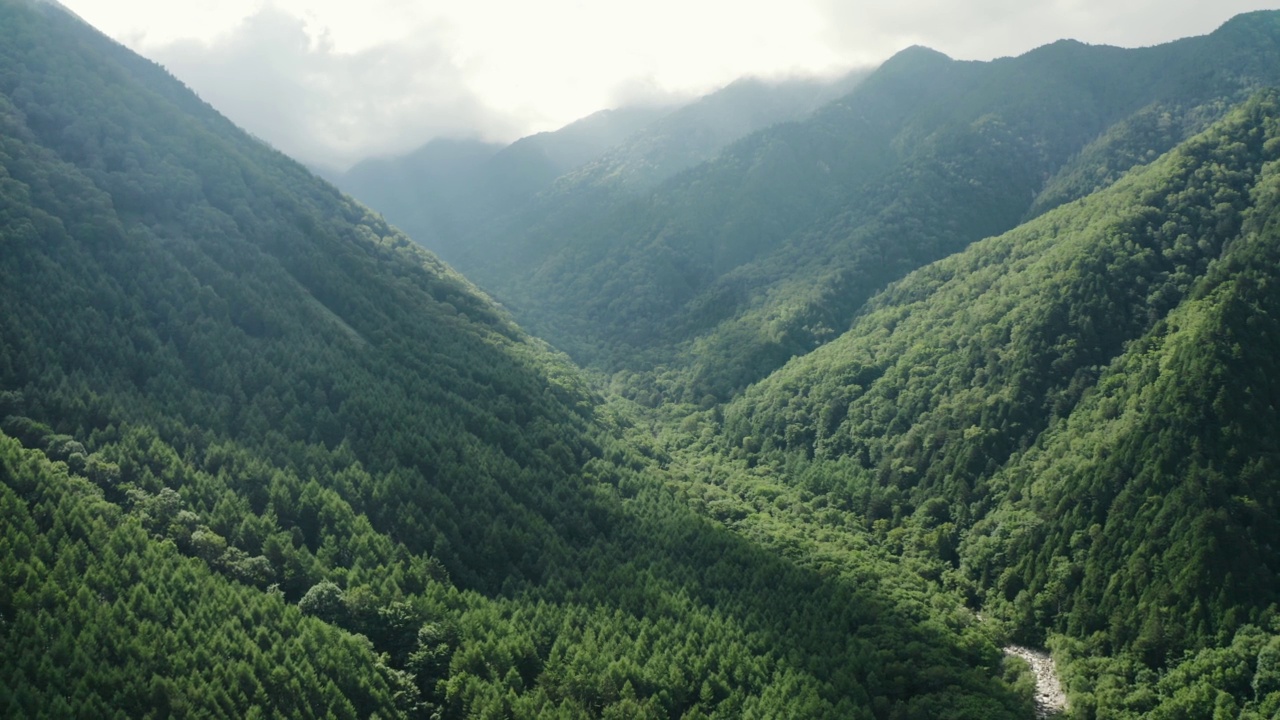 4k无人机拍摄-日本阿尔卑斯山北部，约能山附近。日本长野,视频素材