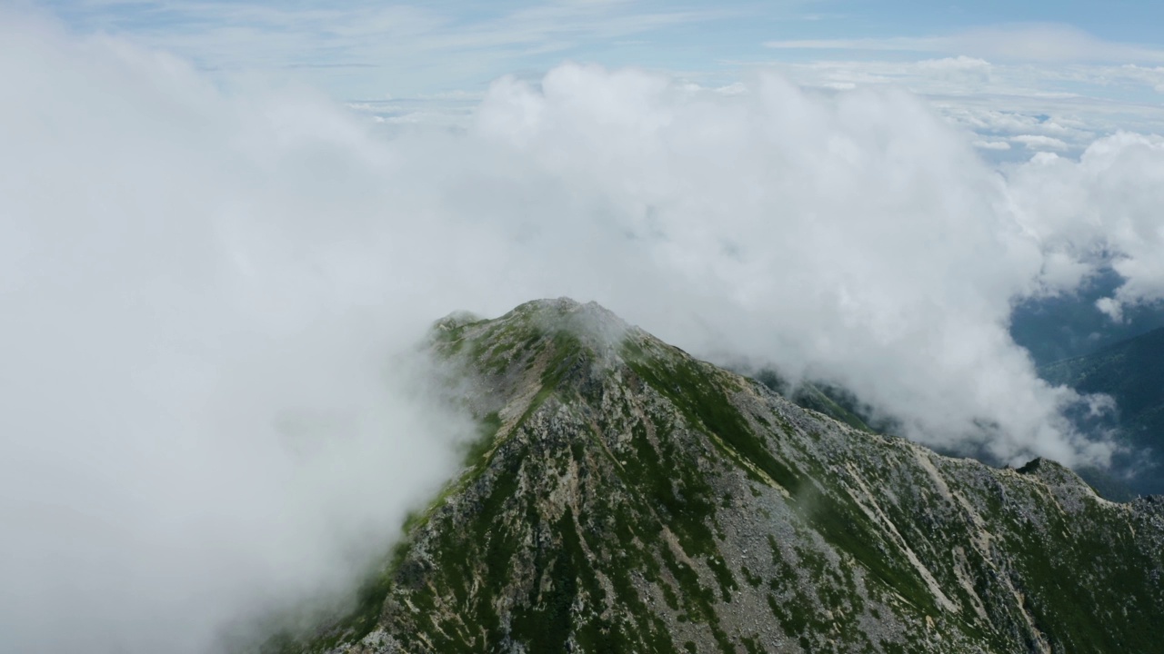 4k无人机拍摄-日本阿尔卑斯山北部，约能山附近。日本长野,视频素材