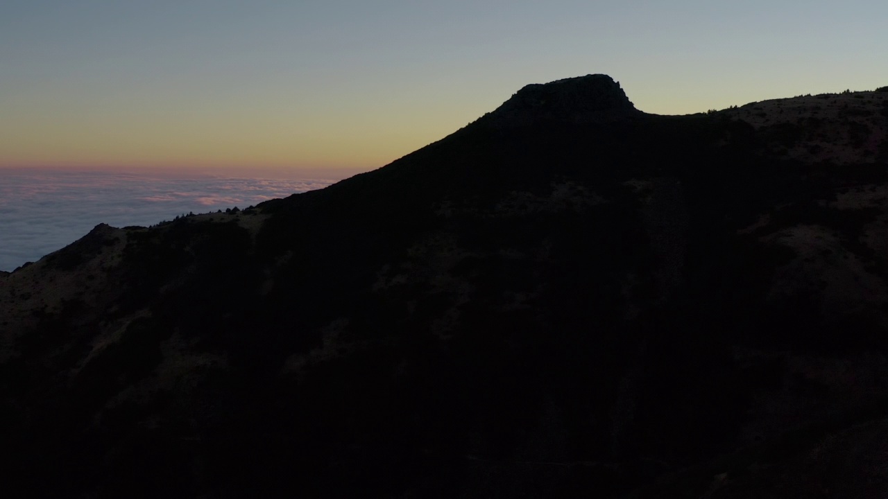 黄昏的马德拉Pico do Arieiro鸟瞰图视频素材