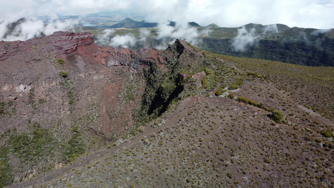 留尼汪岛上的皮顿内格斯火山视频素材