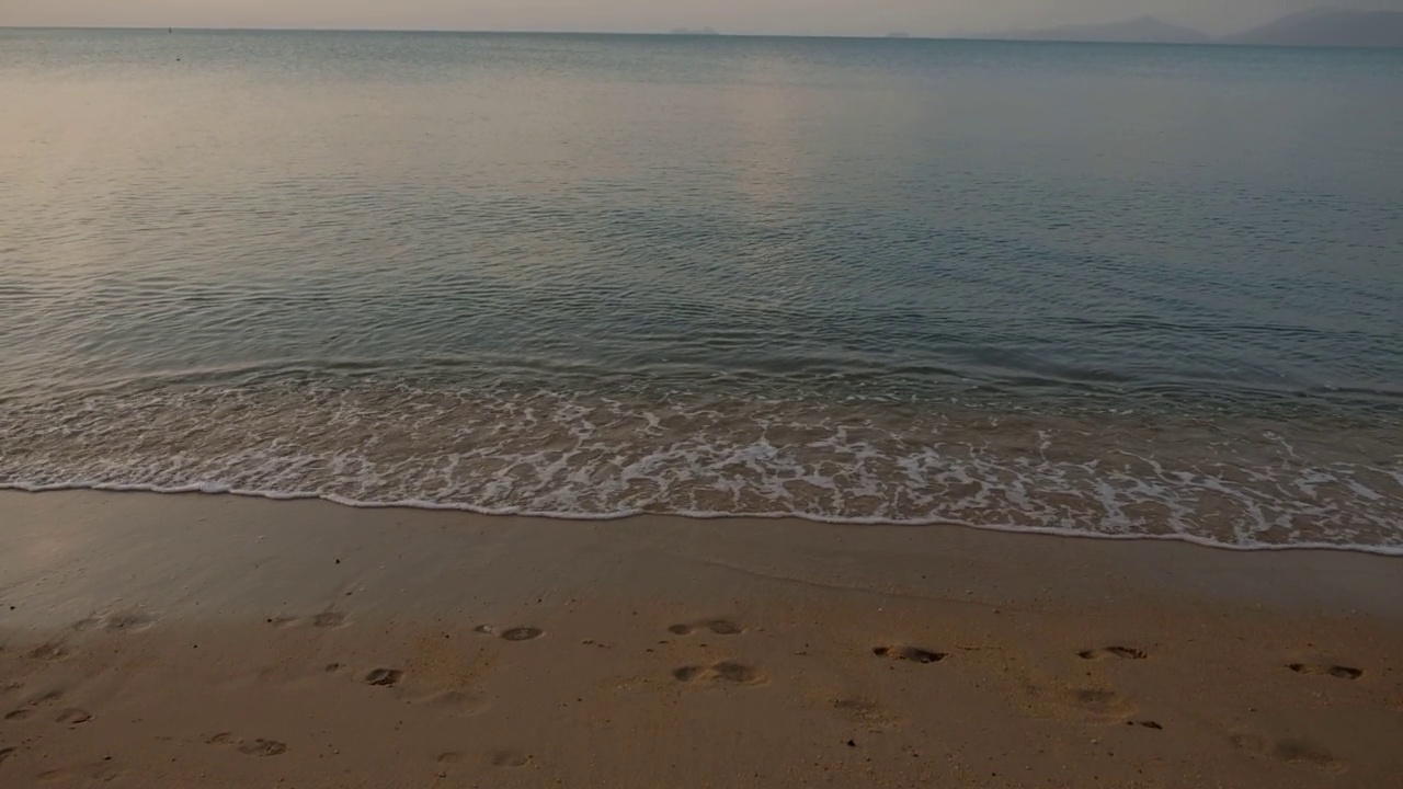 泰国苏梅岛海滩。夏日的沙滩、海沙和天空景观。滩海空间区。在泰国。2020年3月9日视频素材