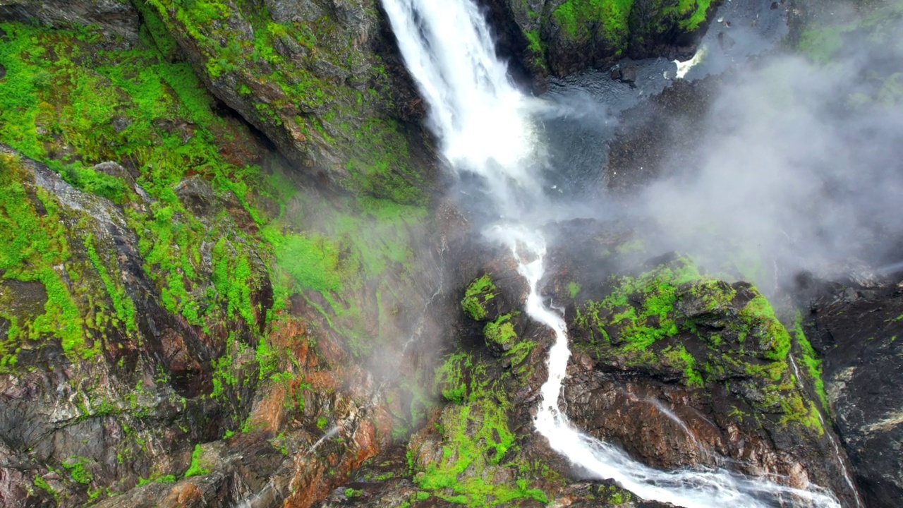 Bird's eye view of Norway's iconic landscape, overlooking HDR, Vøringfossen's highest waterfall视频素材