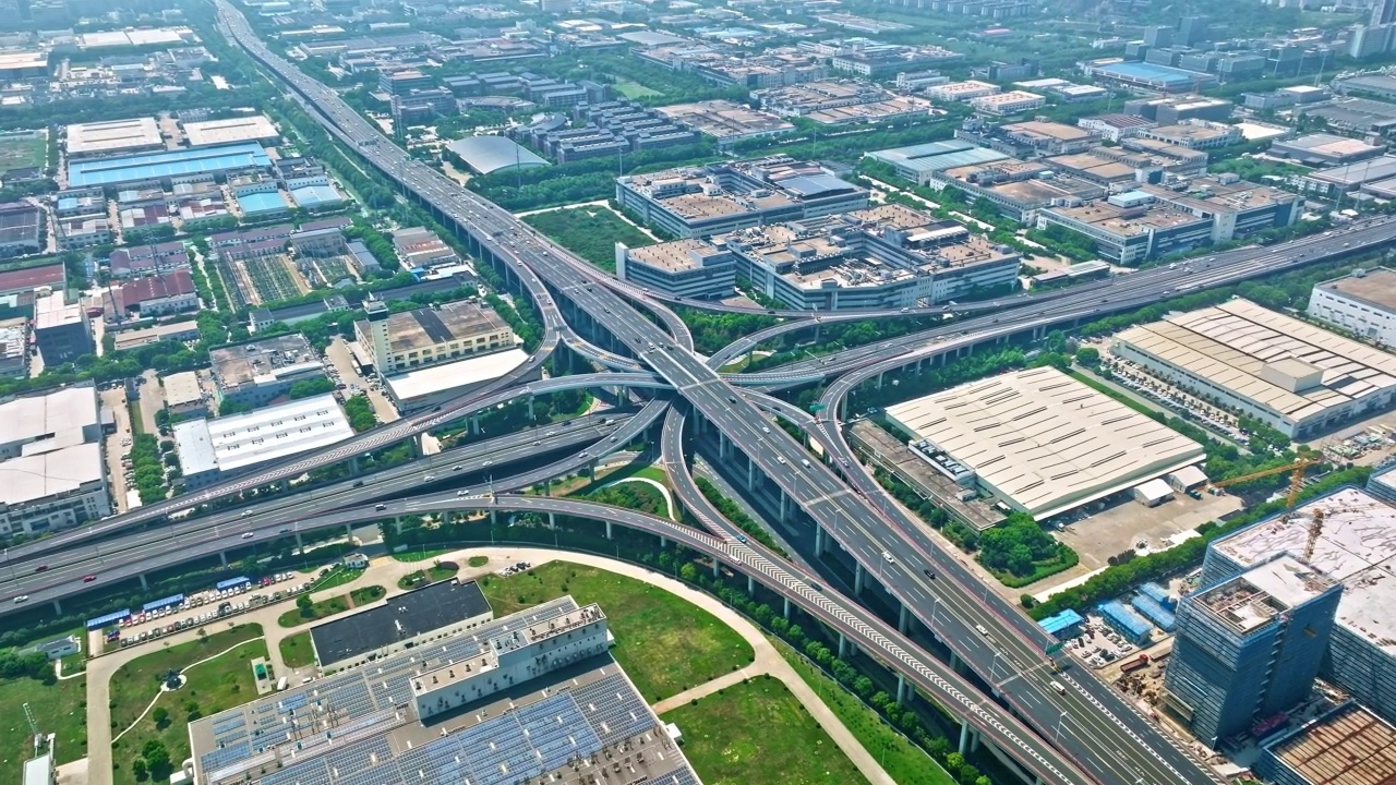 城市高速公路立交桥鸟瞰图视频素材